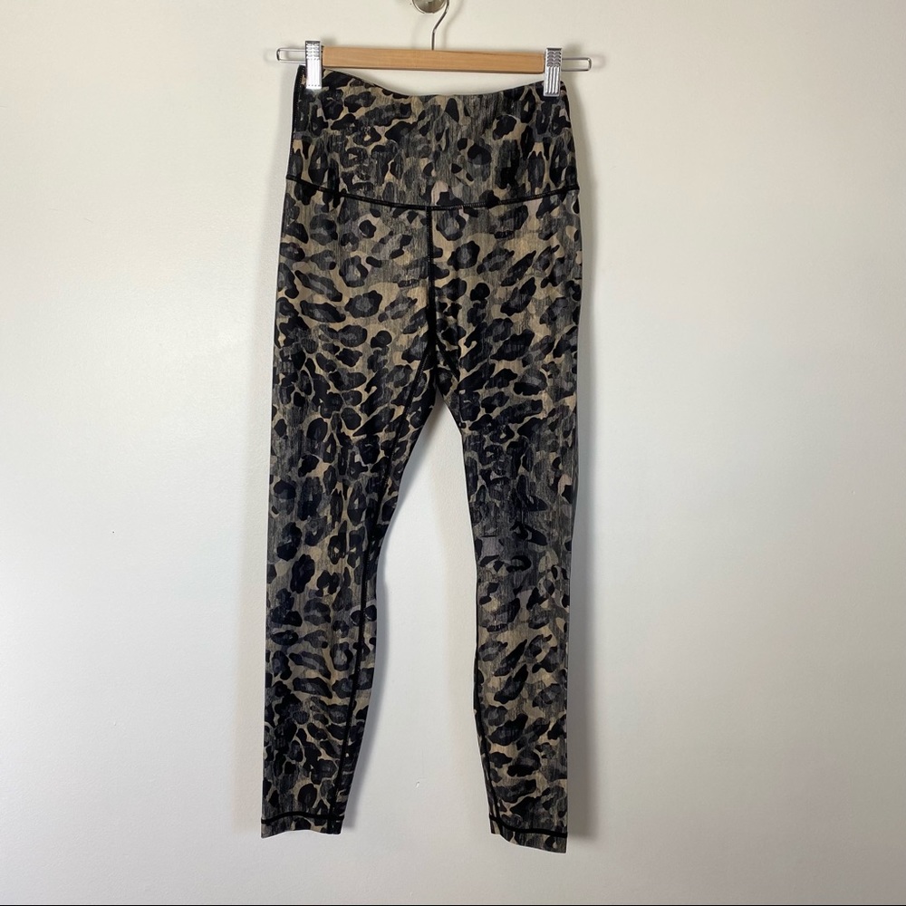 Playground Animal Print workout leggings Size Small
